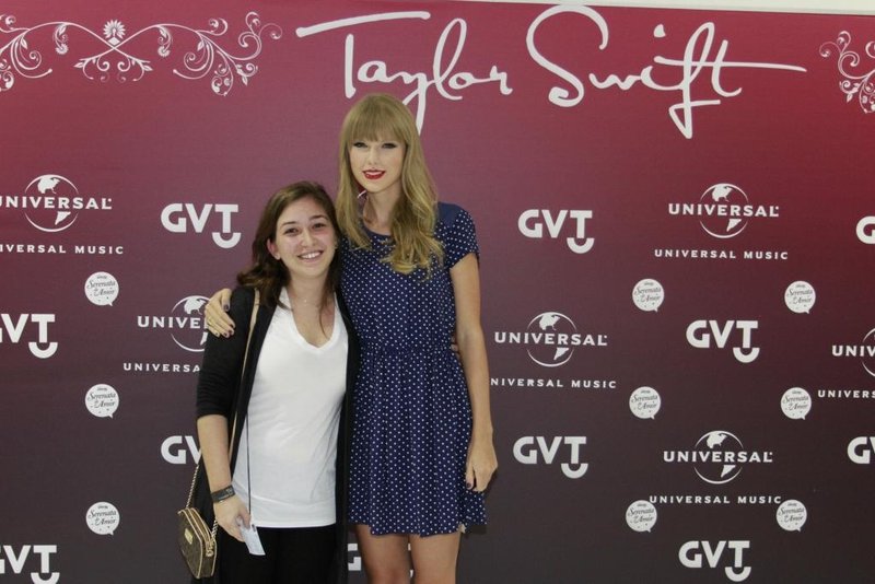 Taylor Swift at Rio de Janeiro Meet & Greet — photo 24