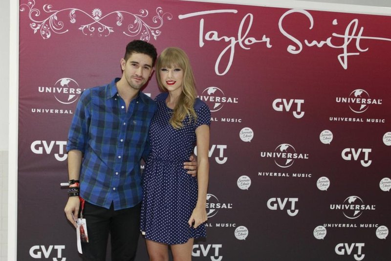Taylor Swift at Rio de Janeiro Meet & Greet — photo 48