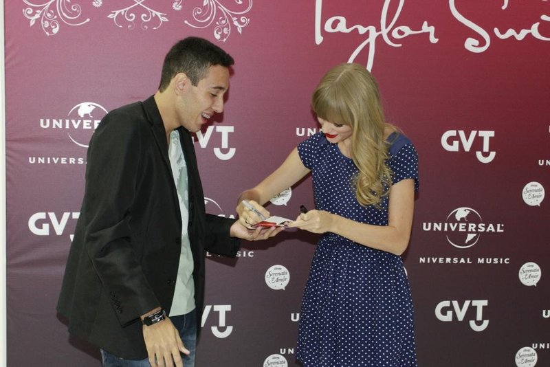 Taylor Swift at Rio de Janeiro Meet & Greet — photo 68