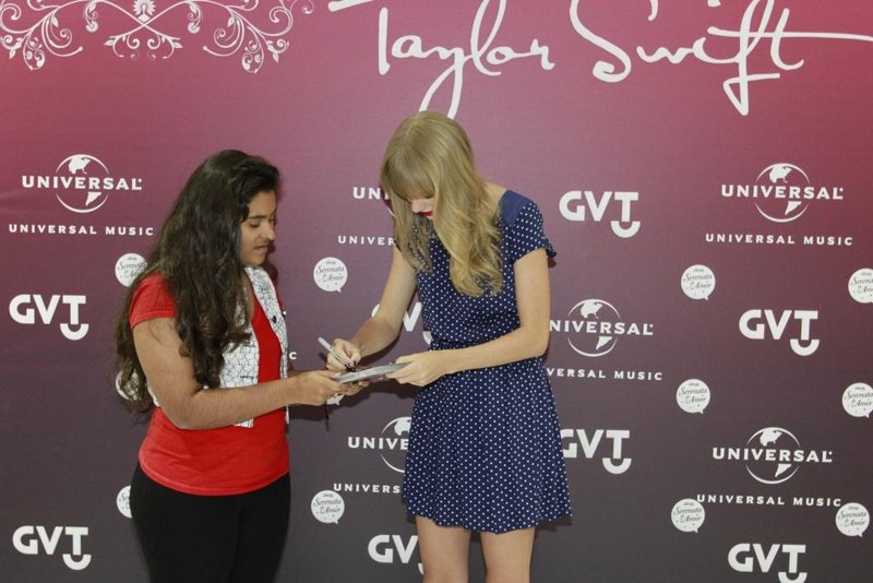 Taylor Swift at Rio de Janeiro Meet & Greet — photo 79