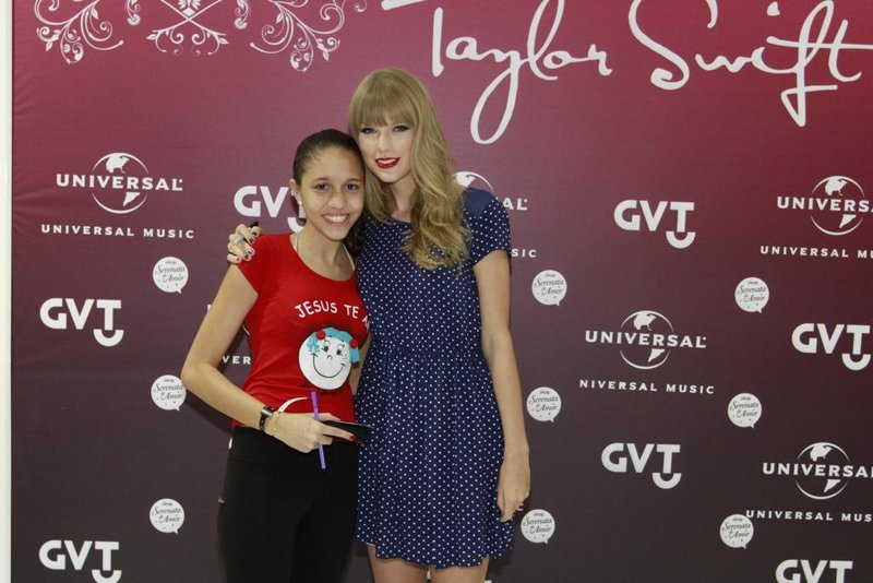 Taylor Swift at Rio de Janeiro Meet & Greet — photo 98