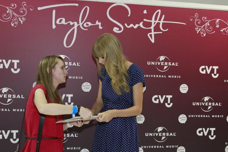 Taylor Swift at Rio de Janeiro Meet & Greet — photo 121