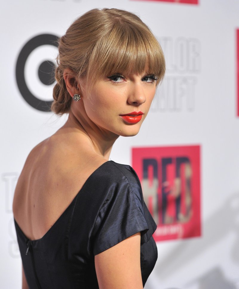 Taylor Swift at Target Red Deluxe Edition CD Release Launch Party — photo 7