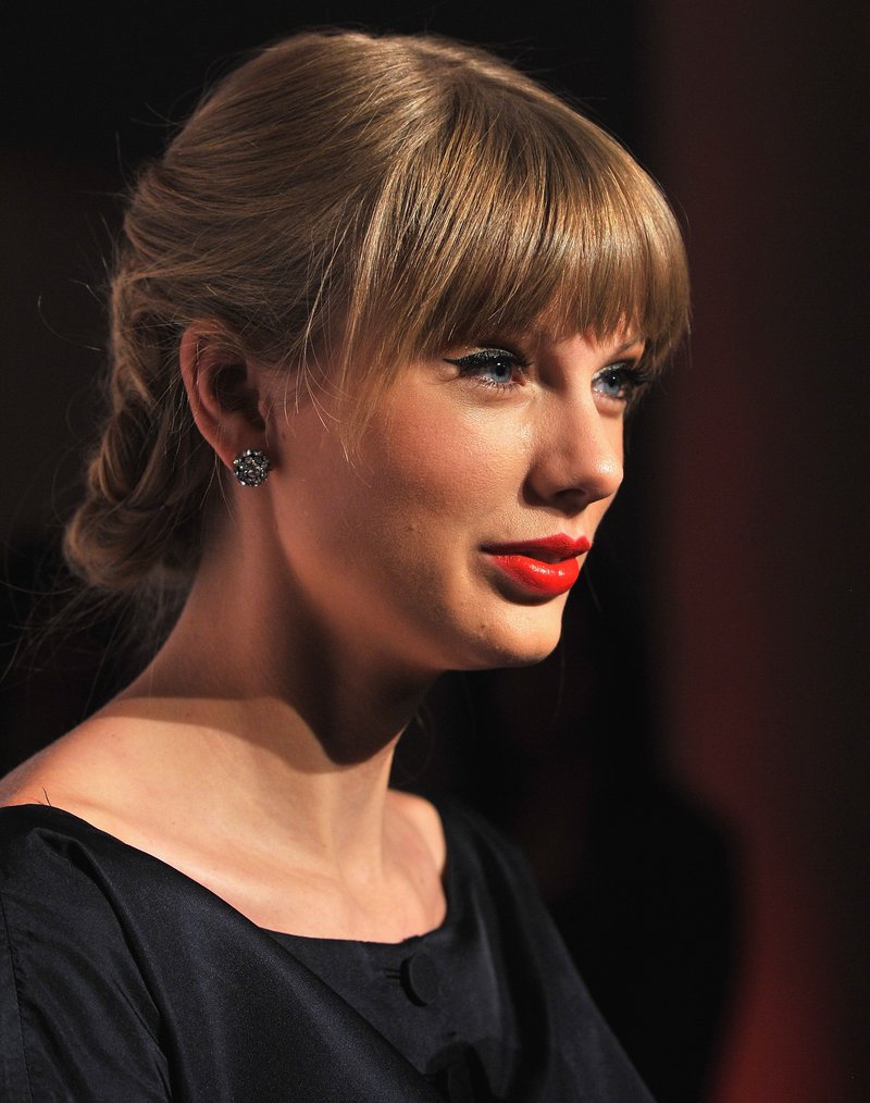 Taylor Swift at Target Red Deluxe Edition CD Release Launch Party — photo 10