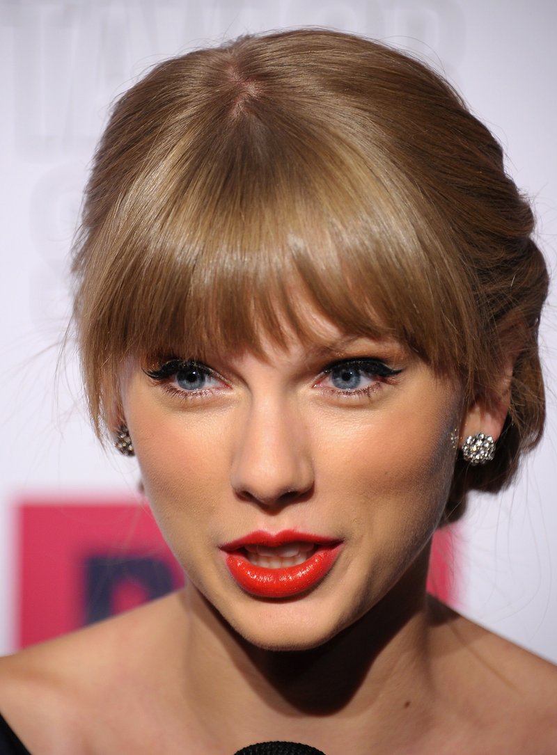 Taylor Swift at Target Red Deluxe Edition CD Release Launch Party — photo 31