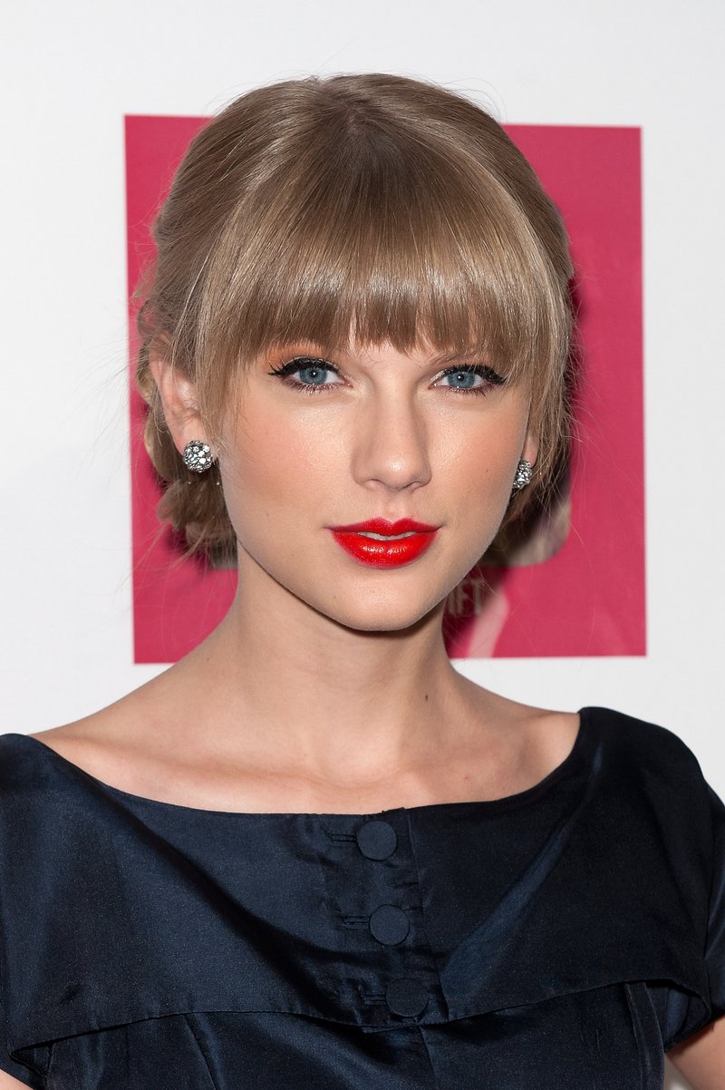 Taylor Swift at Target Red Deluxe Edition CD Release Launch Party — photo 33