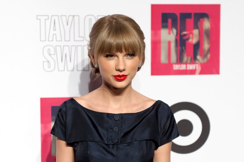 Taylor Swift at Target Red Deluxe Edition CD Release Launch Party — photo 46