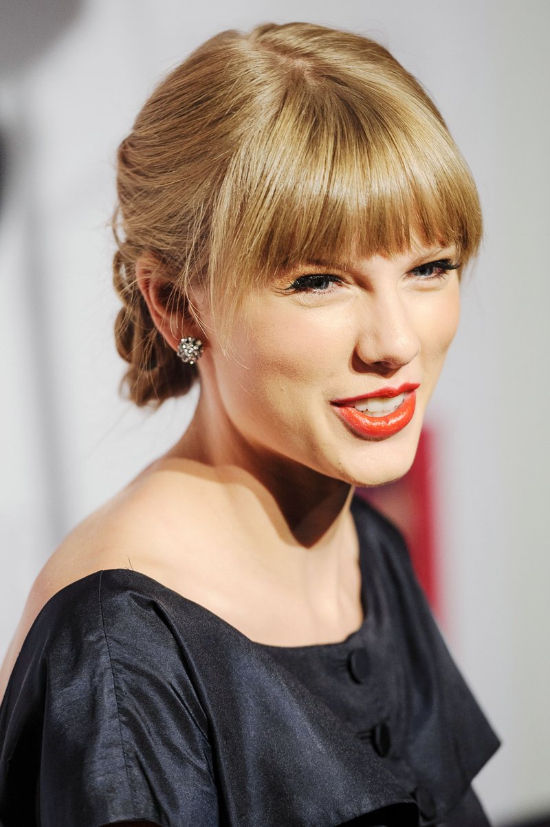 Taylor Swift at Target Red Deluxe Edition CD Release Launch Party — photo 50