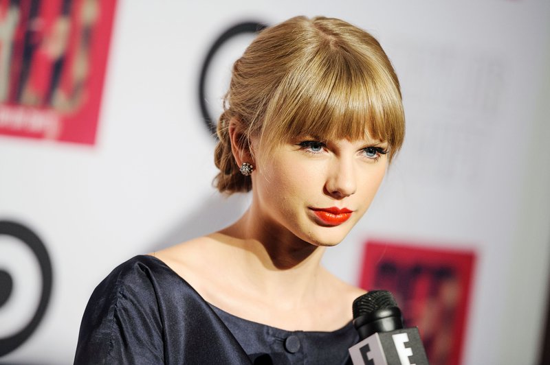 Taylor Swift at Target Red Deluxe Edition CD Release Launch Party — photo 51