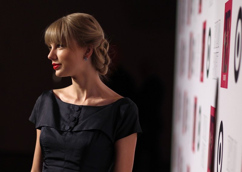 Taylor Swift at Target Red Deluxe Edition CD Release Launch Party — photo 84