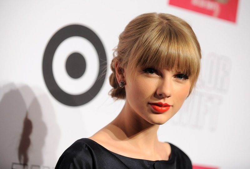 Taylor Swift at Target Red Deluxe Edition CD Release Launch Party — photo 89