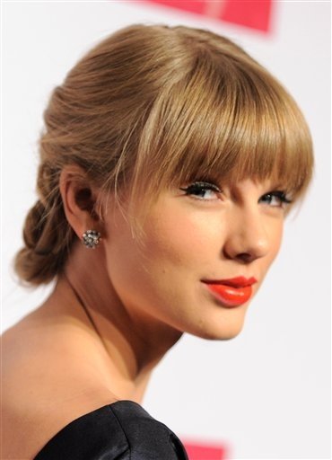 Taylor Swift at Target Red Deluxe Edition CD Release Launch Party — photo 105