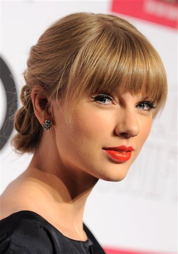 Taylor Swift at Target Red Deluxe Edition CD Release Launch Party — photo 114