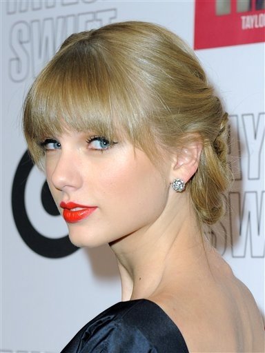 Taylor Swift at Target Red Deluxe Edition CD Release Launch Party — photo 117