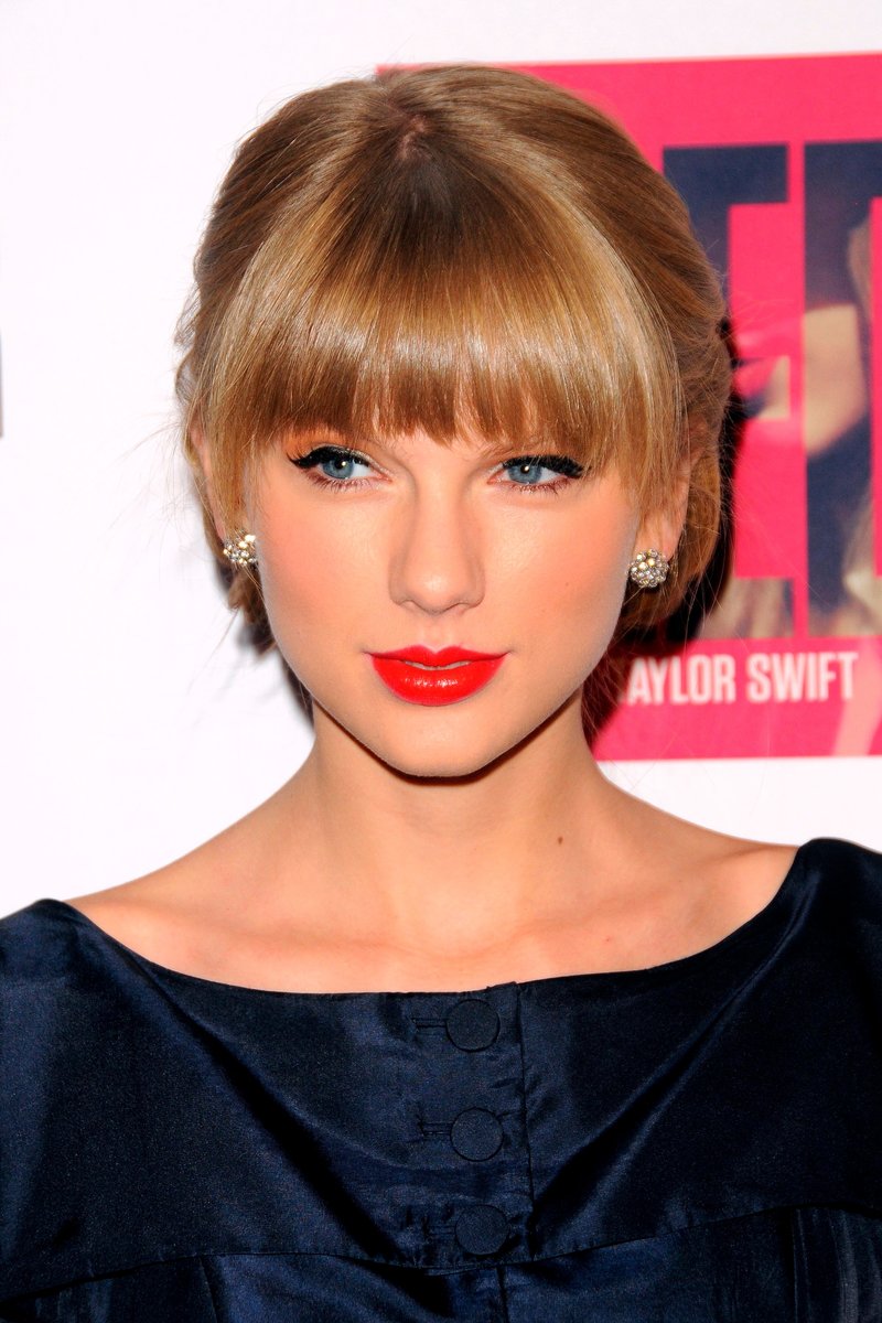 Taylor Swift at Target Red Deluxe Edition CD Release Launch Party — photo 126