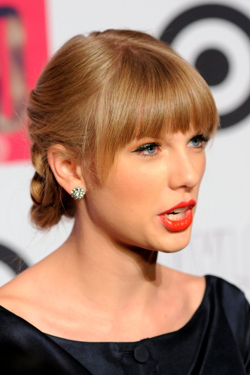 Taylor Swift at Target Red Deluxe Edition CD Release Launch Party — photo 131