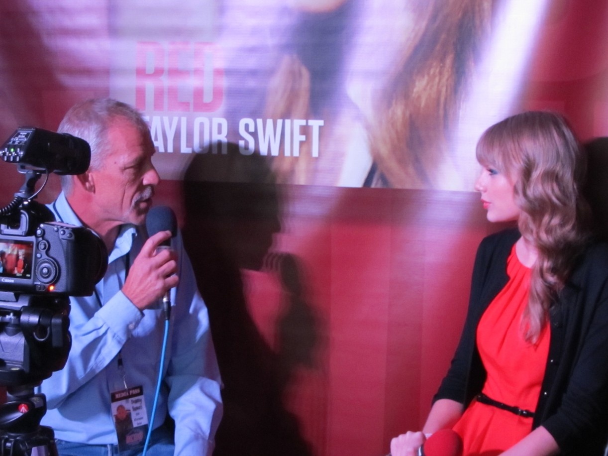 Taylor Swift at Taylor Swift Worldwide Radio Remote — photo 18