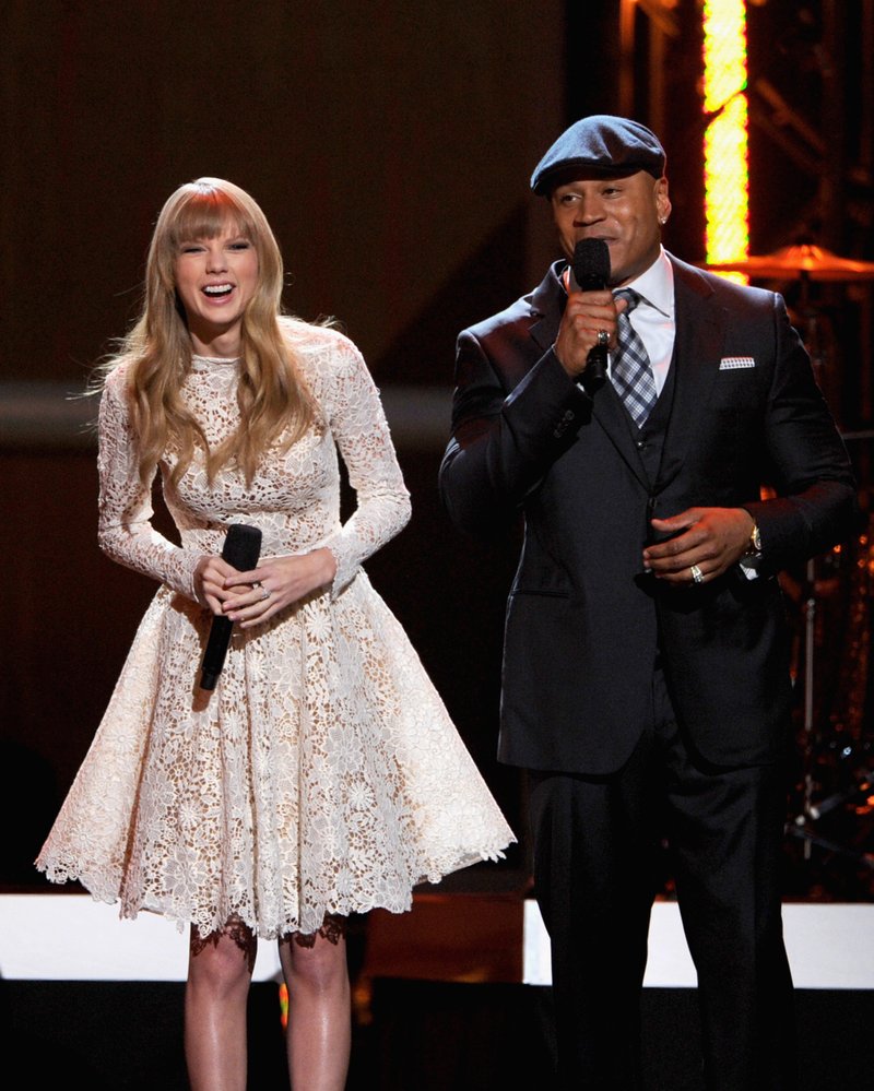 Taylor Swift at The GRAMMY Nominations Concert Live!! - Show — photo 4