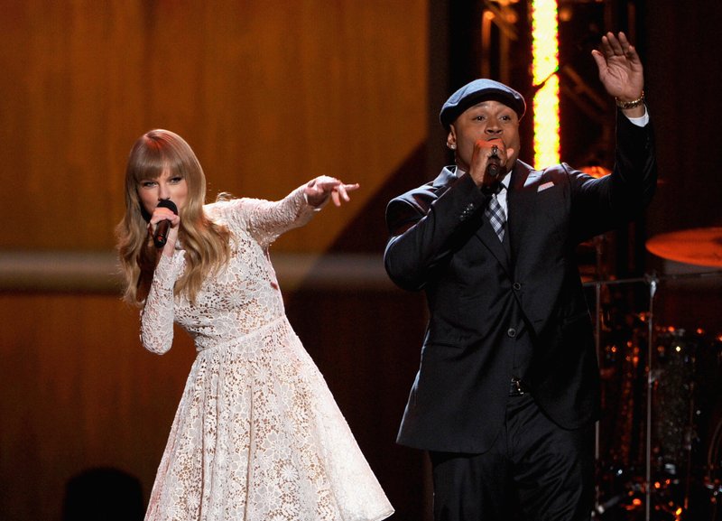 Taylor Swift at The GRAMMY Nominations Concert Live!! - Show — photo 7