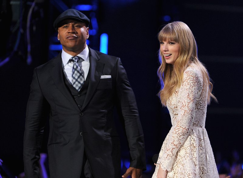 Taylor Swift at The GRAMMY Nominations Concert Live!! - Show — photo 24