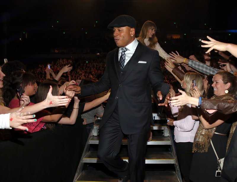 Taylor Swift at The GRAMMY Nominations Concert Live!! - Show — photo 26