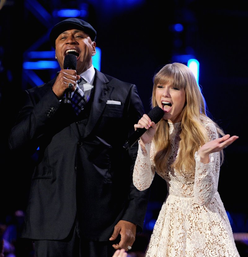 Taylor Swift at The GRAMMY Nominations Concert Live!! - Show — photo 27