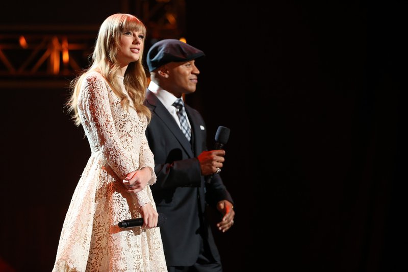 Taylor Swift at The GRAMMY Nominations Concert Live!! - Show — photo 29