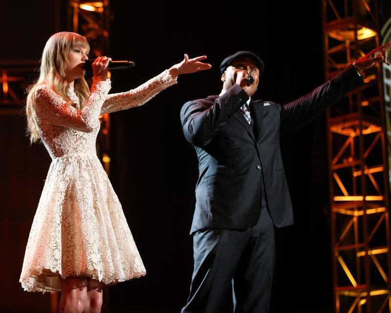 Taylor Swift at The GRAMMY Nominations Concert Live!! - Show — photo 30