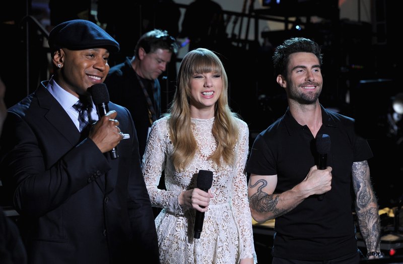 Taylor Swift at The GRAMMY Nominations Concert Live!! - Show — photo 42