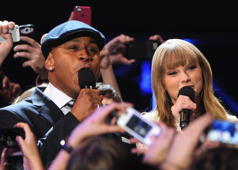 Taylor Swift at The GRAMMY Nominations Concert Live!! - Show — photo 43