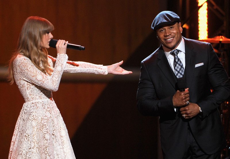 Taylor Swift at The GRAMMY Nominations Concert Live!! - Show — photo 45