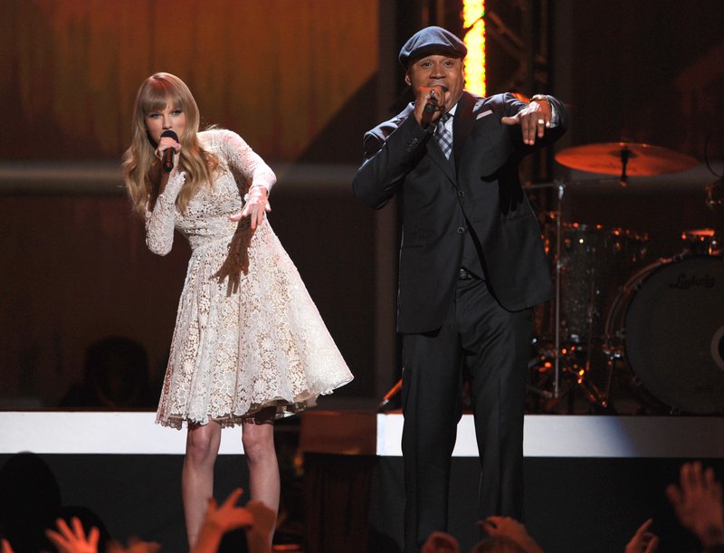Taylor Swift at The GRAMMY Nominations Concert Live!! - Show — photo 52