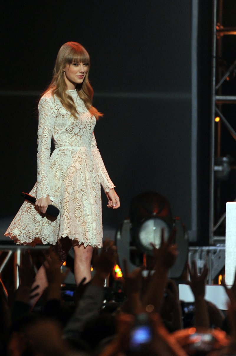 Taylor Swift at The GRAMMY Nominations Concert Live!! - Show — photo 55
