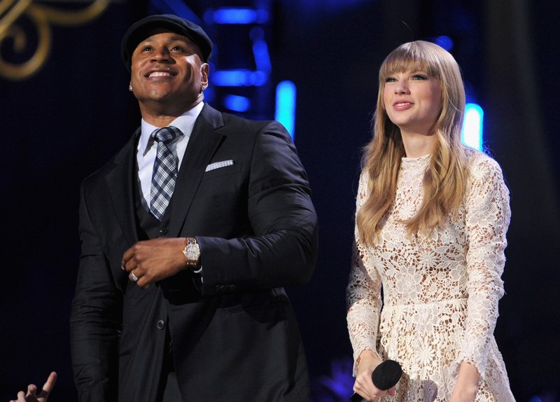 Taylor Swift at The GRAMMY Nominations Concert Live!! - Show — photo 60