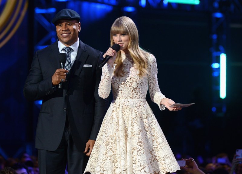Taylor Swift at The GRAMMY Nominations Concert Live!! - Show — photo 61