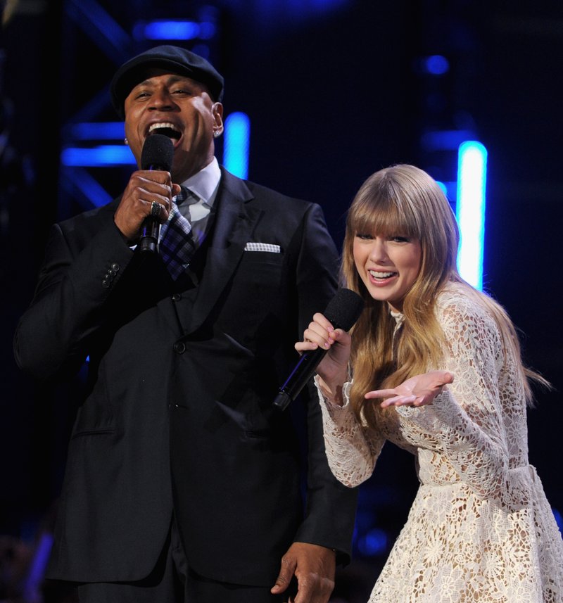 Taylor Swift at The GRAMMY Nominations Concert Live!! - Show — photo 66