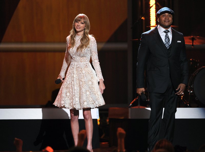 Taylor Swift at The GRAMMY Nominations Concert Live!! - Show — photo 73