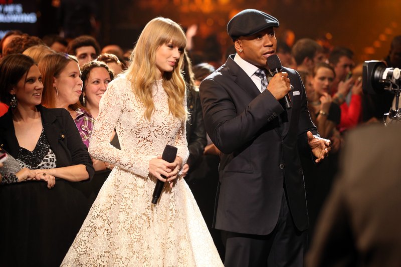 Taylor Swift at The GRAMMY Nominations Concert Live!! - Show — photo 91
