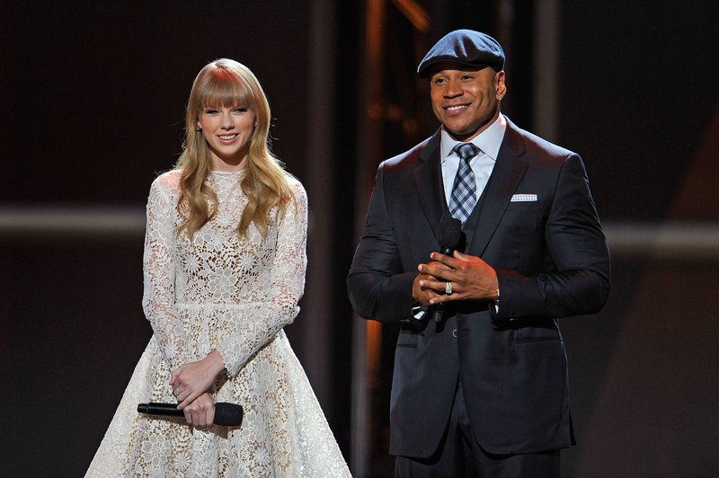 Taylor Swift at The GRAMMY Nominations Concert Live!! - Show — photo 94