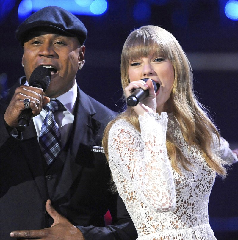 Taylor Swift at The GRAMMY Nominations Concert Live!! - Show — photo 105