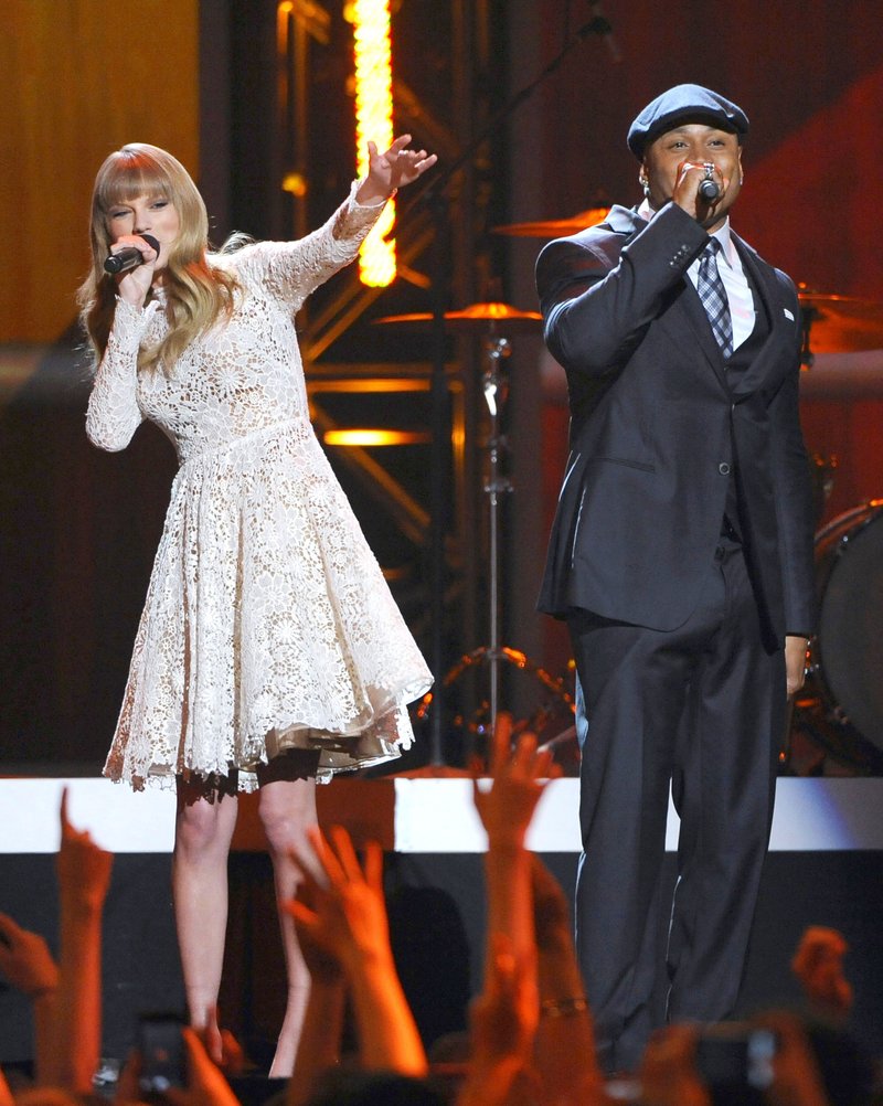 Taylor Swift at The GRAMMY Nominations Concert Live!! - Show — photo 106