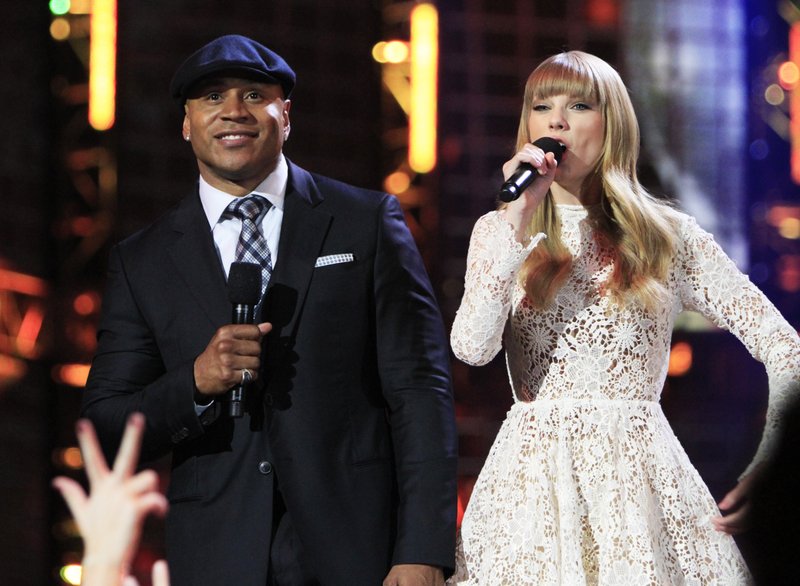 Taylor Swift at The GRAMMY Nominations Concert Live!! - Show — photo 117