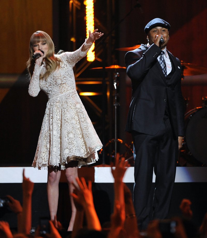 Taylor Swift at The GRAMMY Nominations Concert Live!! - Show — photo 121