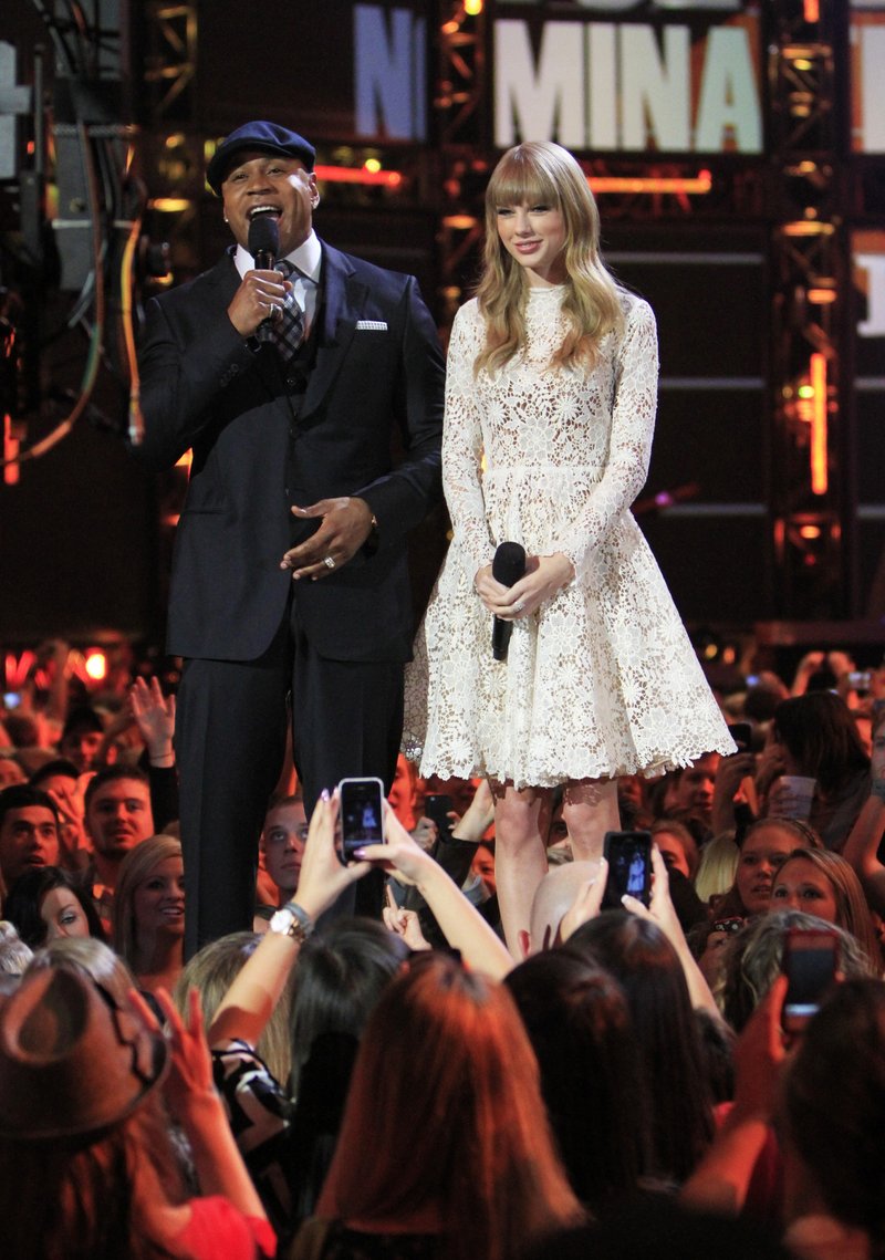 Taylor Swift at The GRAMMY Nominations Concert Live!! - Show — photo 122