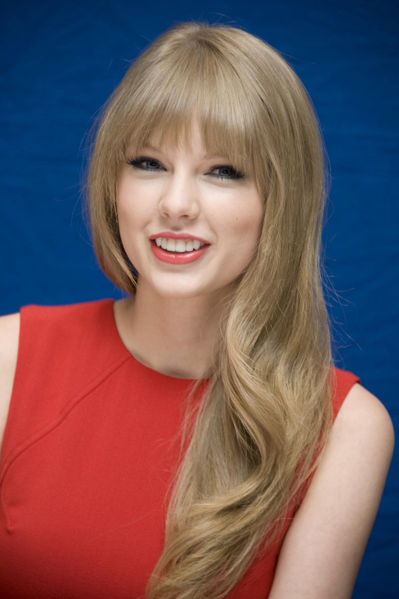 Taylor Swift at "The Lorax" Press Conference — photo 2