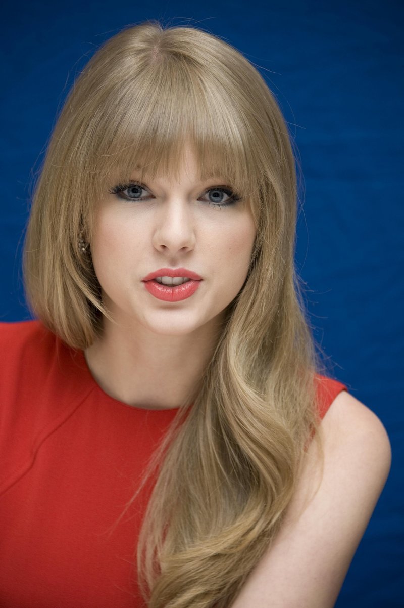 Taylor Swift at "The Lorax" Press Conference — photo 13