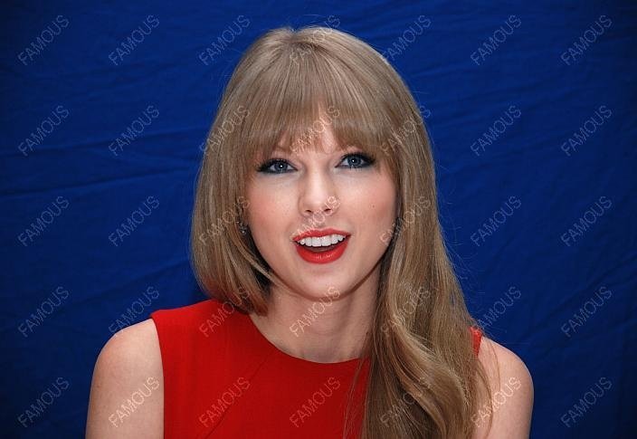 Taylor Swift at "The Lorax" Press Conference — photo 25