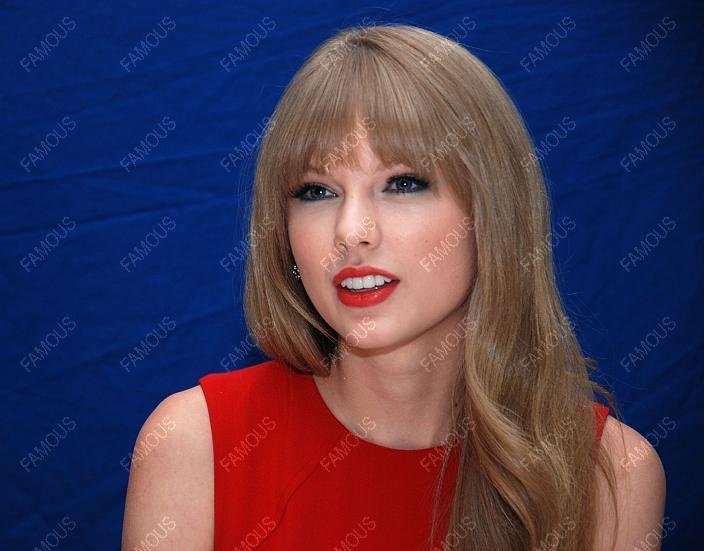 Taylor Swift at "The Lorax" Press Conference — photo 26