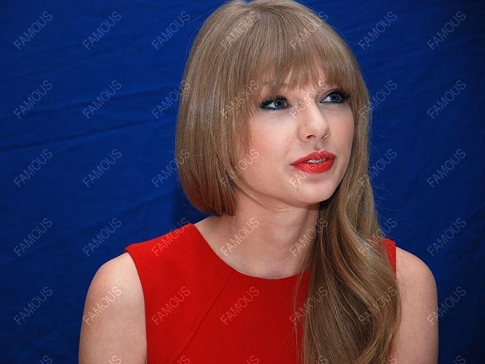 Taylor Swift at "The Lorax" Press Conference — photo 27