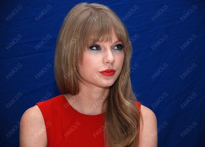 Taylor Swift at "The Lorax" Press Conference — photo 29